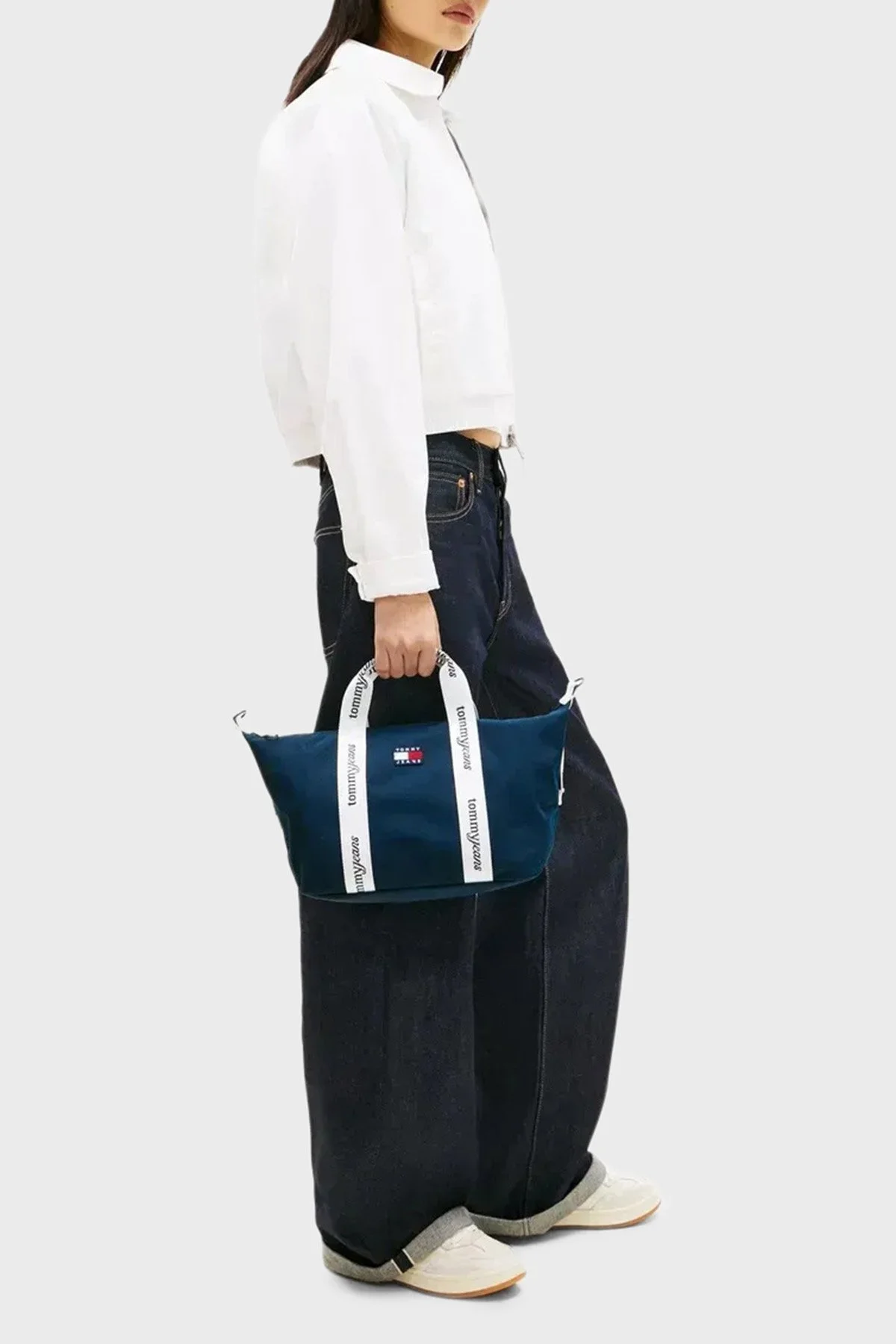 Tommy Jeans Logolu Çıkarılabilir Askılı Kadın Çanta AW0AW18460 C1G LACİVERT - 2