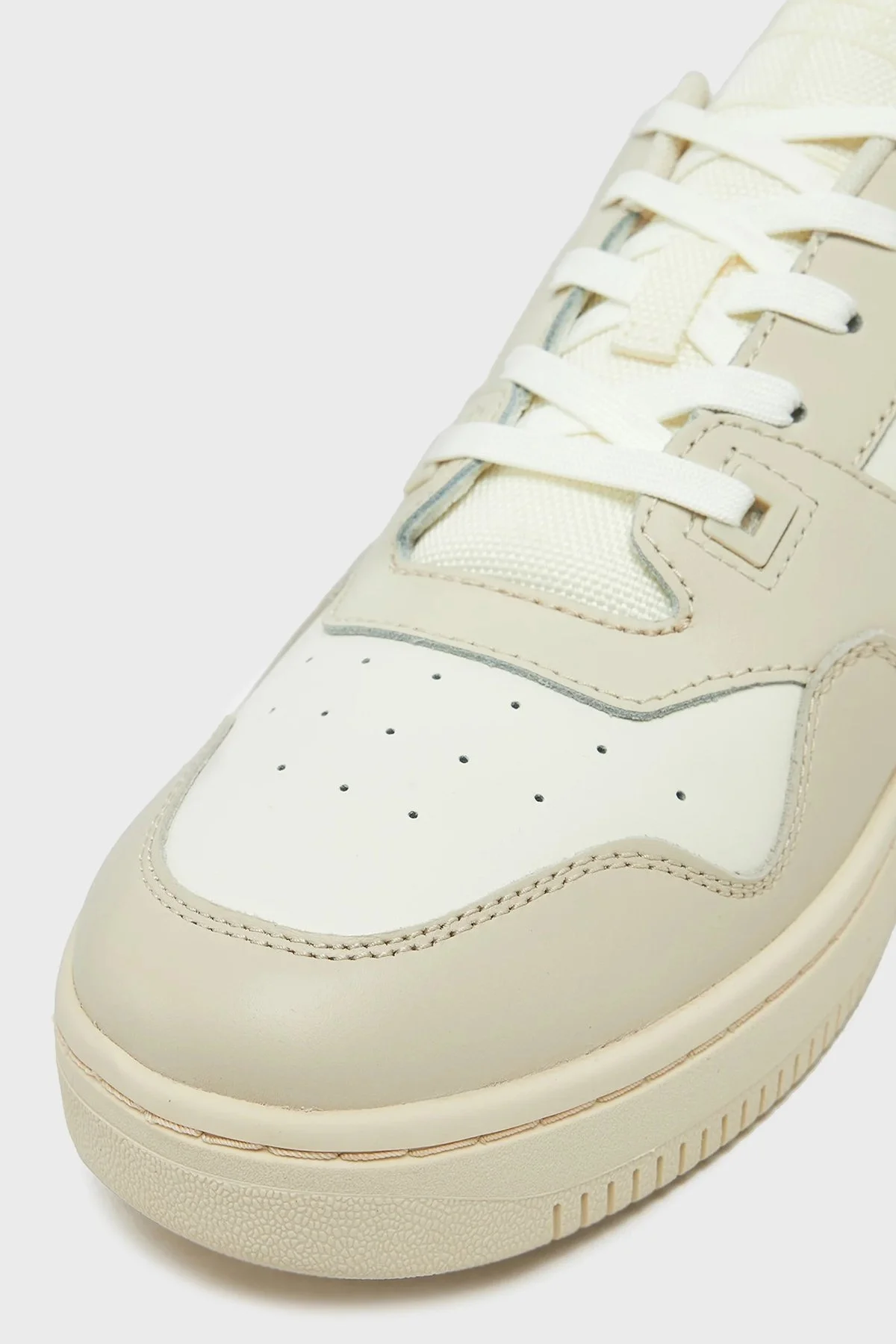 Tommy Jeans Logolu Deri Karışımlı Sneaker Erkek Ayakkabı EM0EM01395 YBI BEYAZ - 5