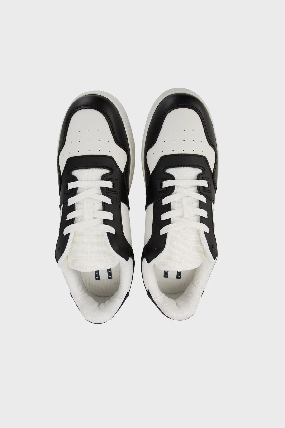 Tommy Jeans Logolu Deri Sneaker Bayan Ayakkabı EN0EN02505 0GS SİYAH - 4