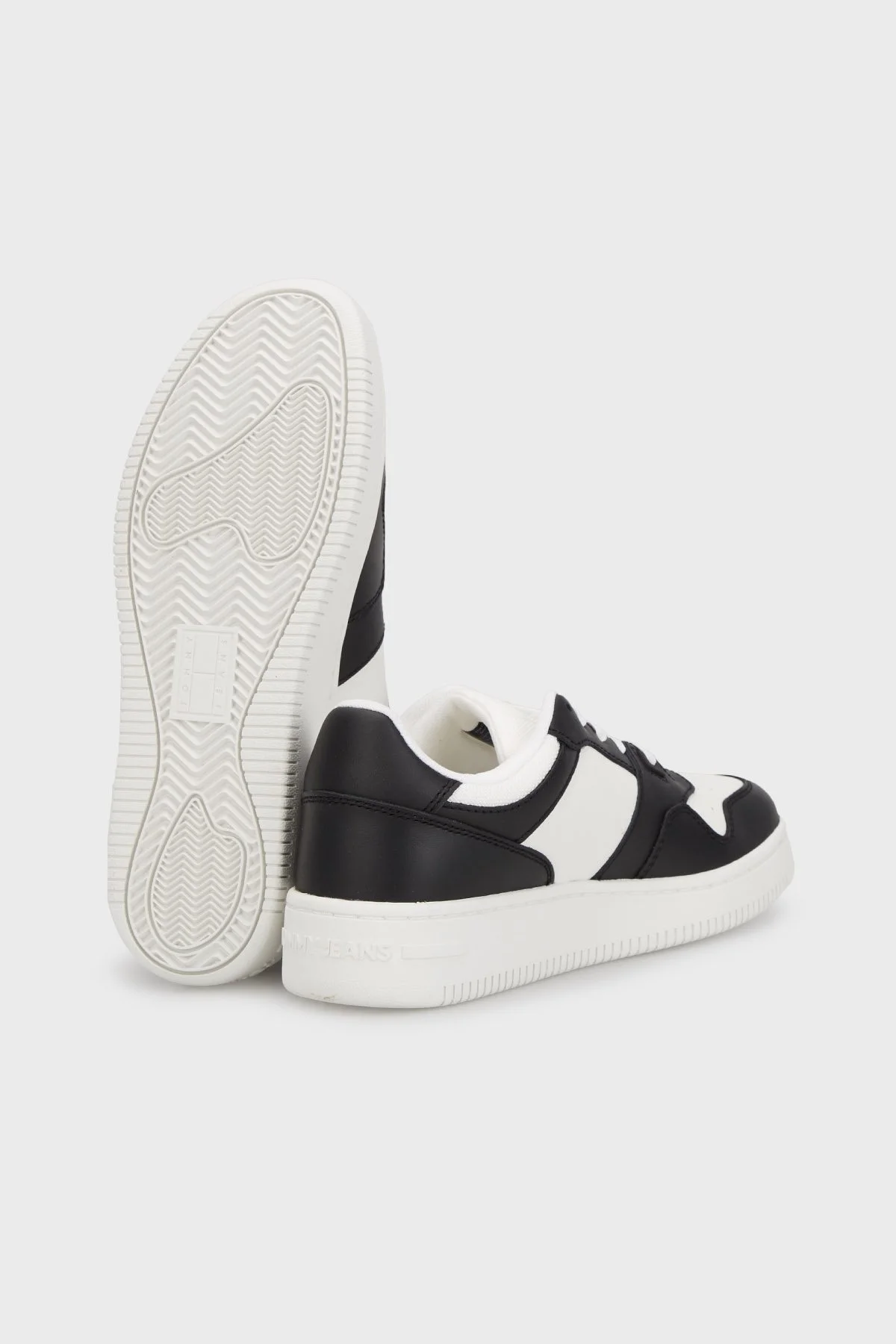 Tommy Jeans Logolu Deri Sneaker Bayan Ayakkabı EN0EN02505 0GS SİYAH - 5