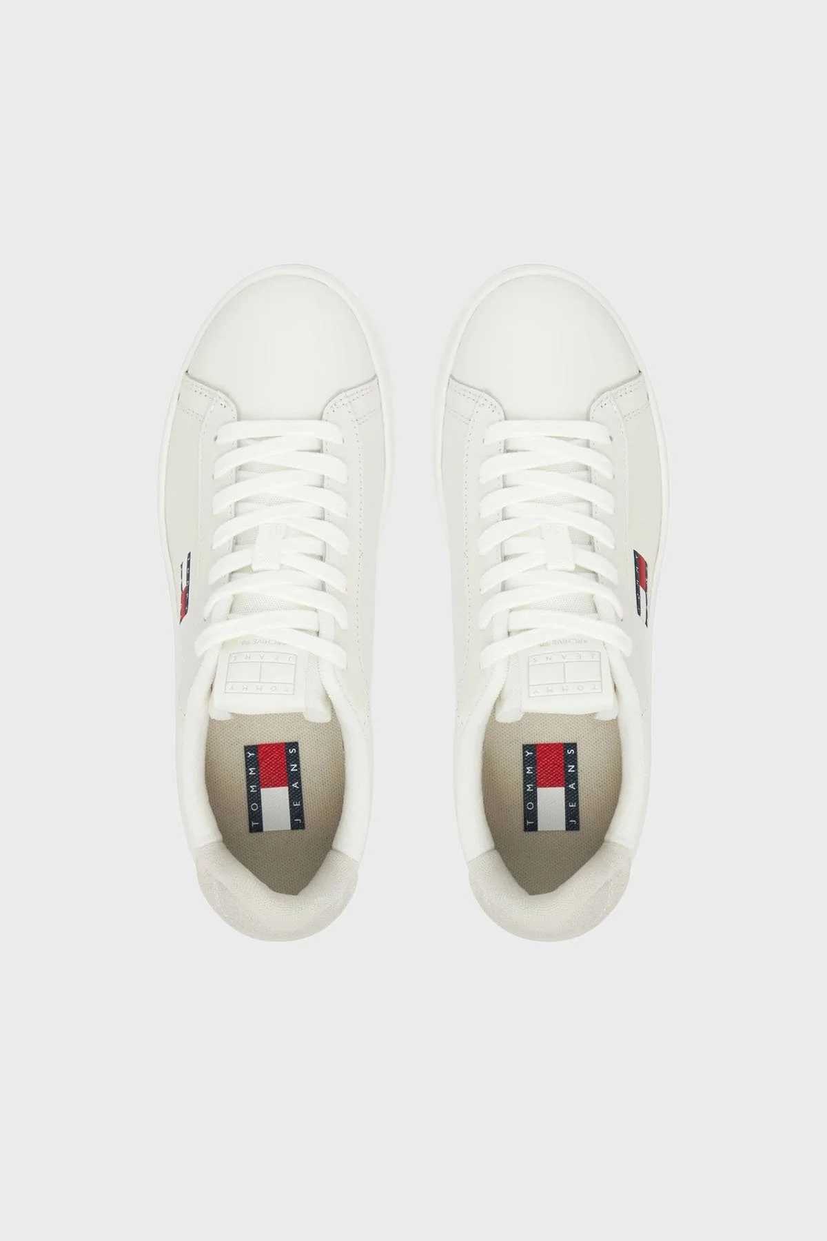 Tommy Jeans Logolu Deri Sneaker Bayan Ayakkabı EN0EN02815 YBL BEYAZ - 10