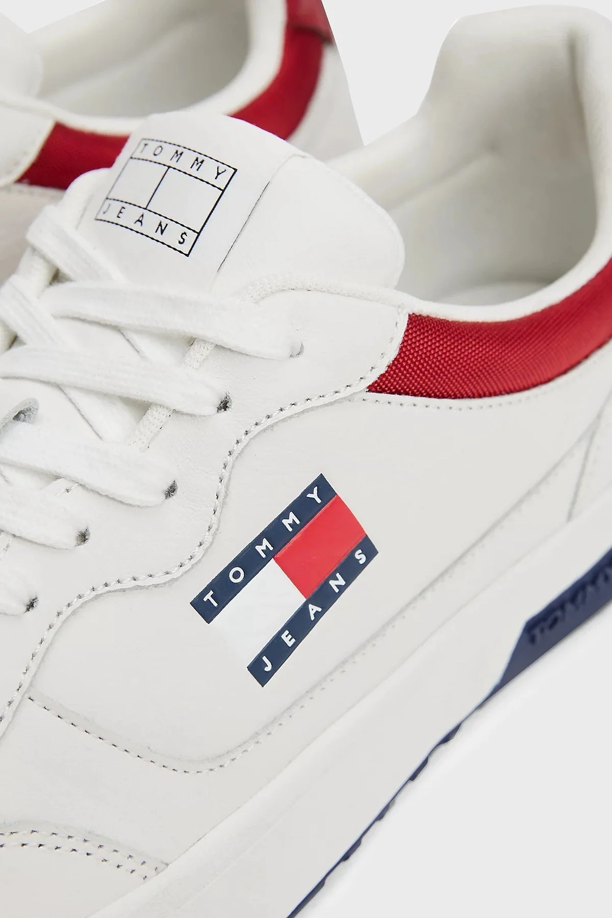 Tommy Jeans Logolu Deri Sneaker Erkek Ayakkabı EM0EM01443 0G1 BEYAZ-LACİVERT - 13