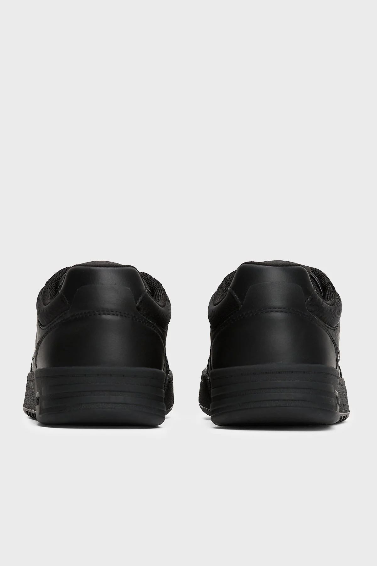 Tommy Jeans Logolu Deri Sneaker Erkek Ayakkabı EM0EM01443 BDS SİYAH - 13