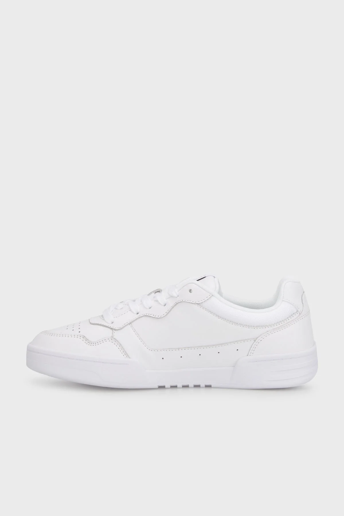 Tommy Jeans Logolu Deri Sneaker Erkek Ayakkabı EM0EM01443 YBR BEYAZ - 3