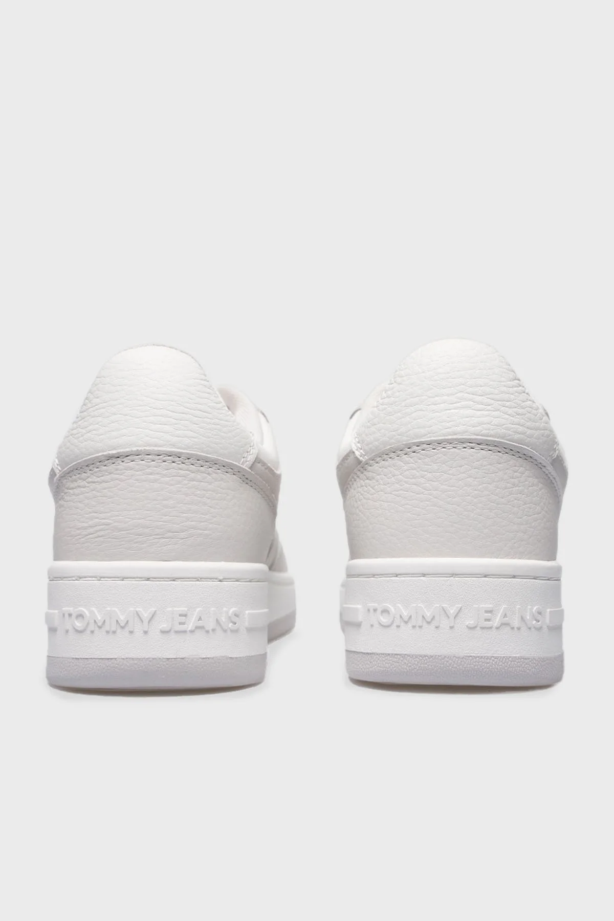 Tommy Jeans Logolu Deri Sneaker Erkek Ayakkabı EM0EM01513 P06 BEYAZ-GRİ - 4