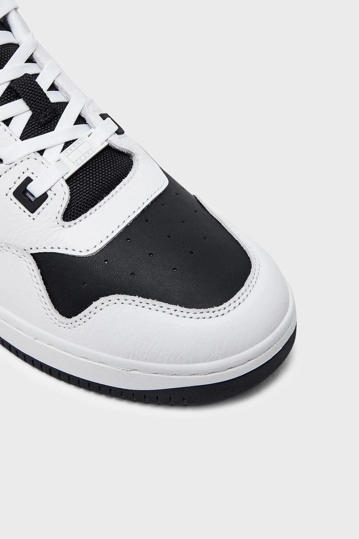 Tommy Jeans Logolu Deri Sneaker Erkek Ayakkabı EM0EM01513 YBL BEYAZ - 5