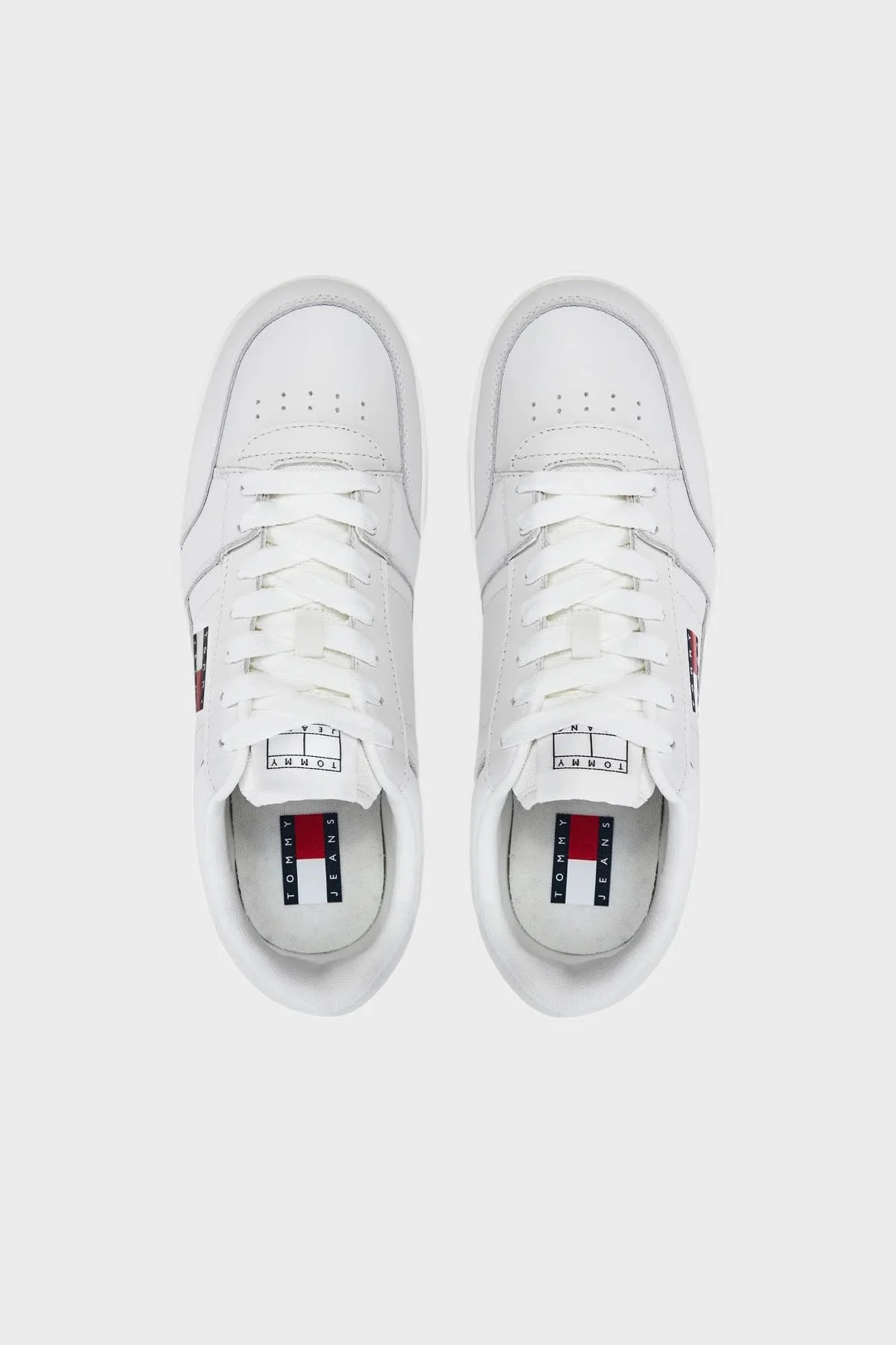 Tommy Jeans Logolu Deri Sneaker Erkek Ayakkabı EM0EM01574 YBL BEYAZ - 4