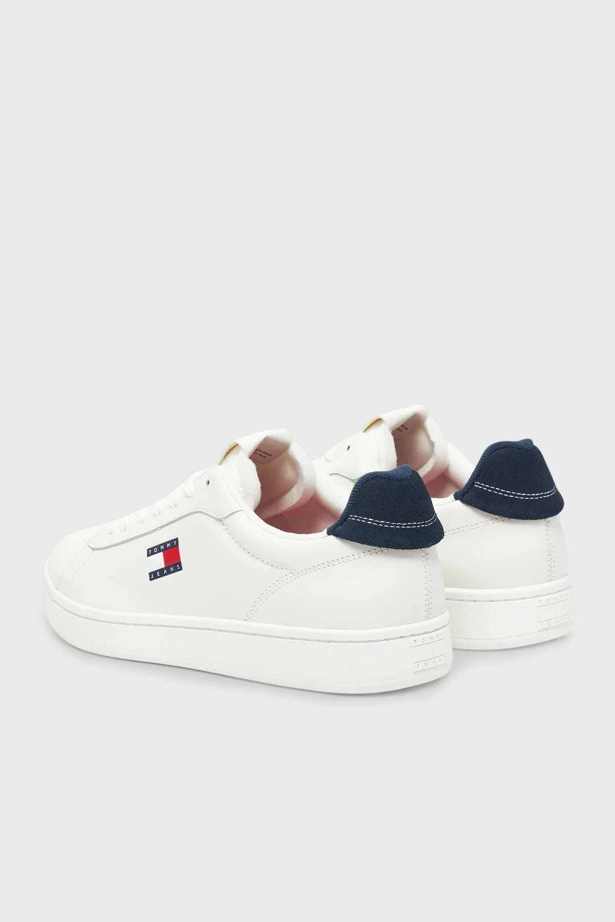 Tommy Jeans Logolu Deri Sneaker Erkek Ayakkabı EM0EM01596 0G1 BEYAZ-LACİVERT - 10