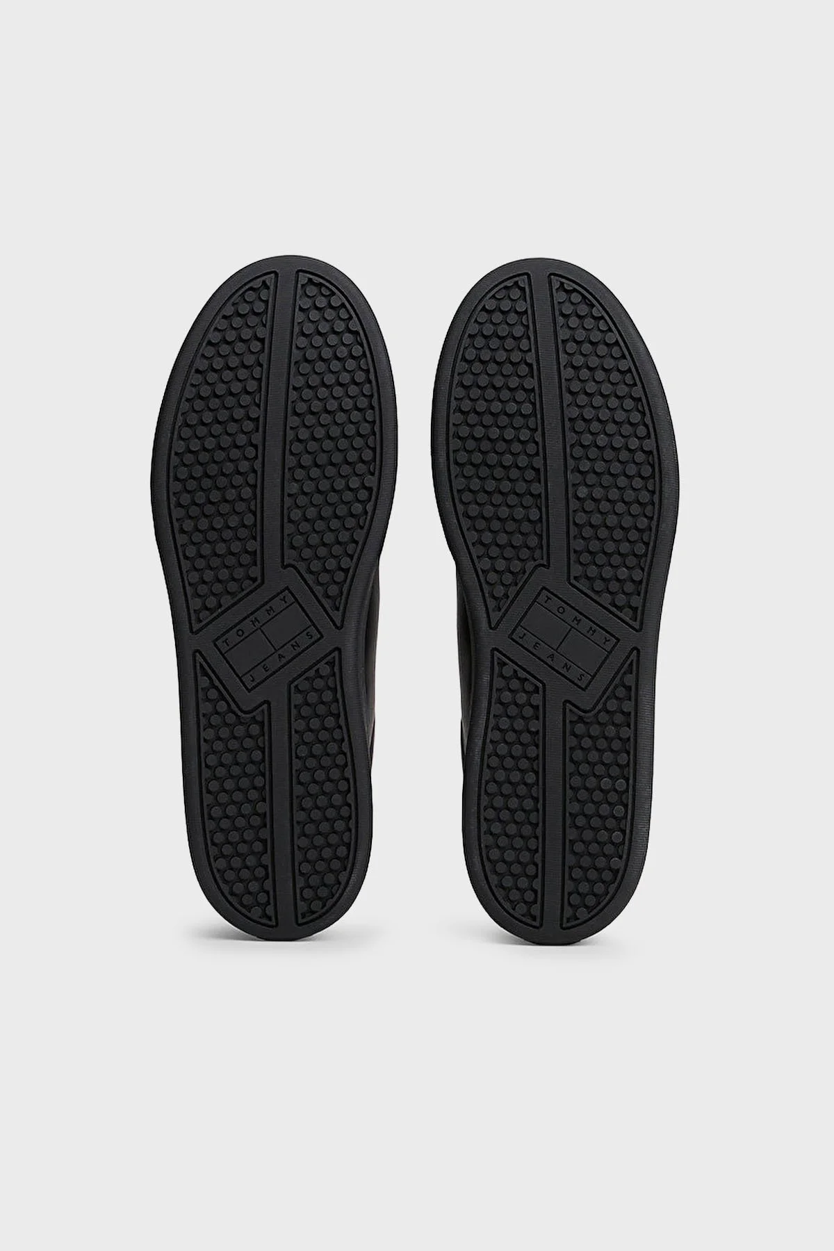 Tommy Jeans Logolu Deri Sneaker Erkek Ayakkabı EM0EM01596 0GQ SİYAH - 7