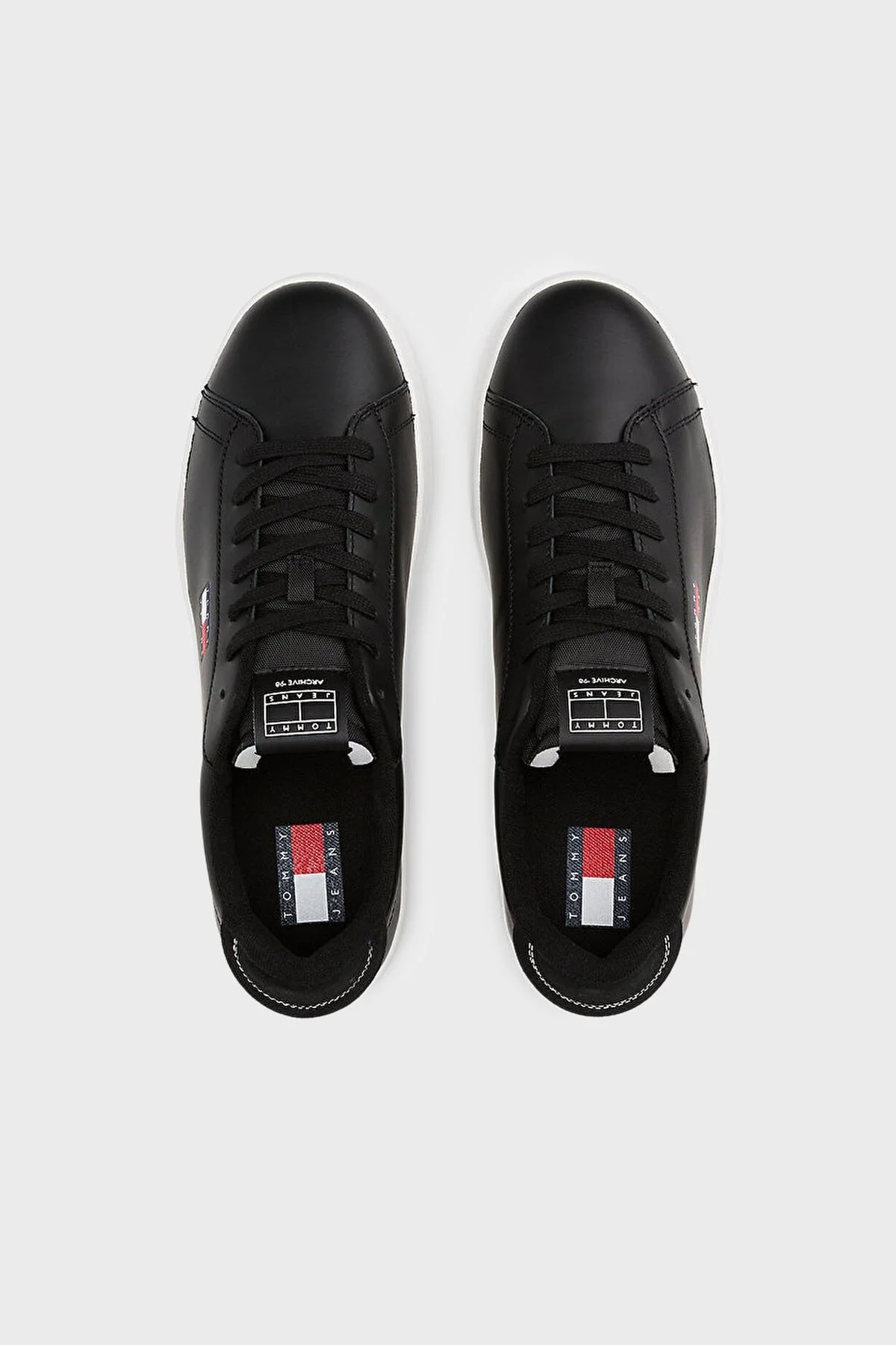 Tommy Jeans Logolu Deri Sneaker Erkek Ayakkabı EM0EM01596 BDS SİYAH - 11