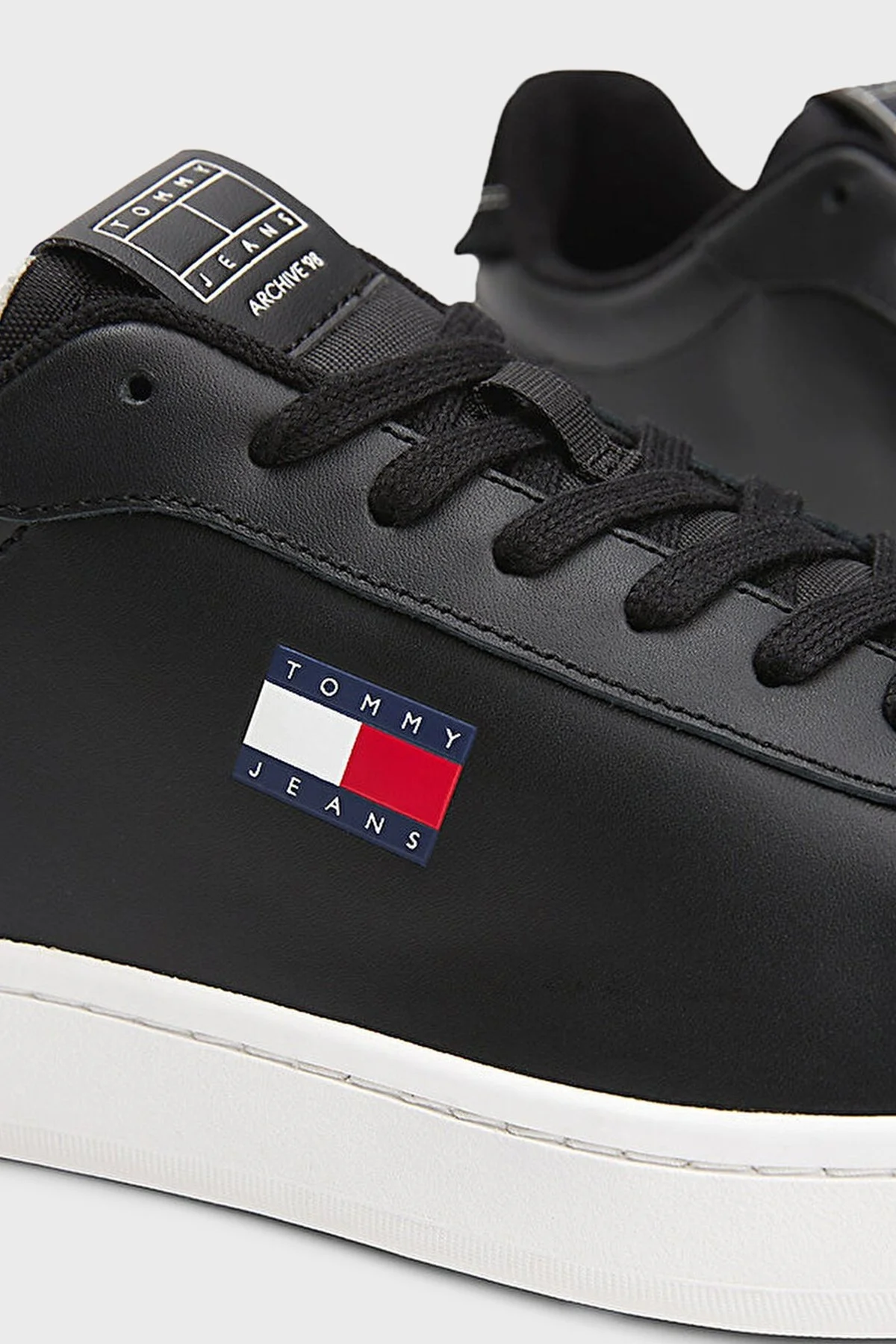 Tommy Jeans Logolu Deri Sneaker Erkek Ayakkabı EM0EM01596 BDS SİYAH - 12