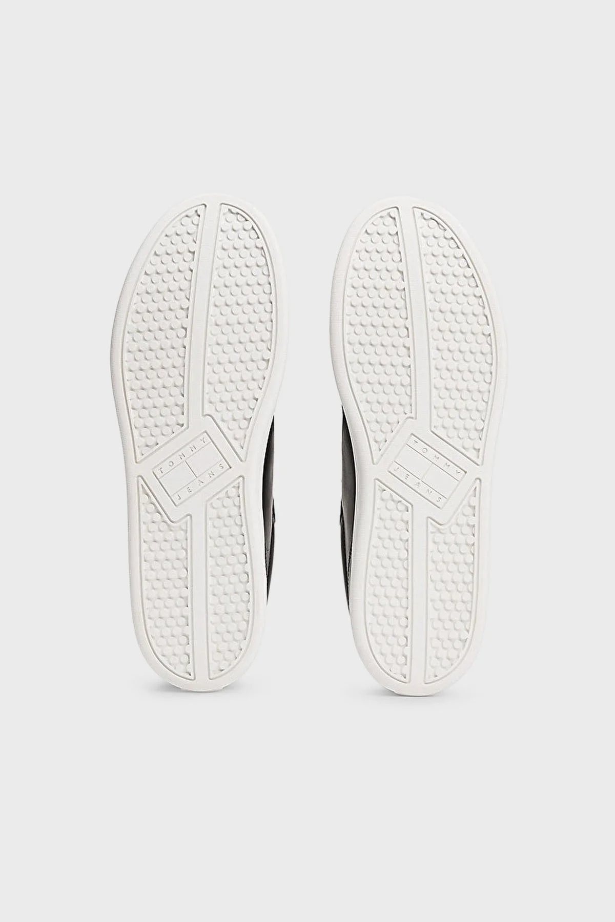 Tommy Jeans Logolu Deri Sneaker Erkek Ayakkabı EM0EM01596 BDS SİYAH - 14