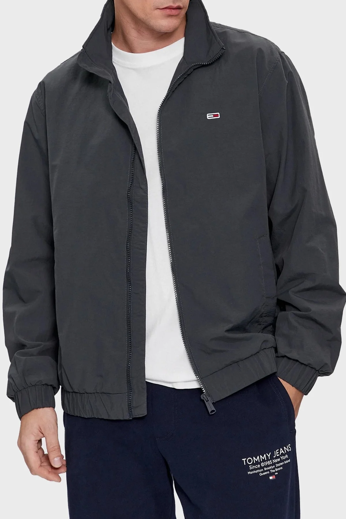 Tommy Jeans Logolu Dik Yaka Regular Fit İnce Erkek Mont DM0DM17982 PUB KOYU GRİ - 1