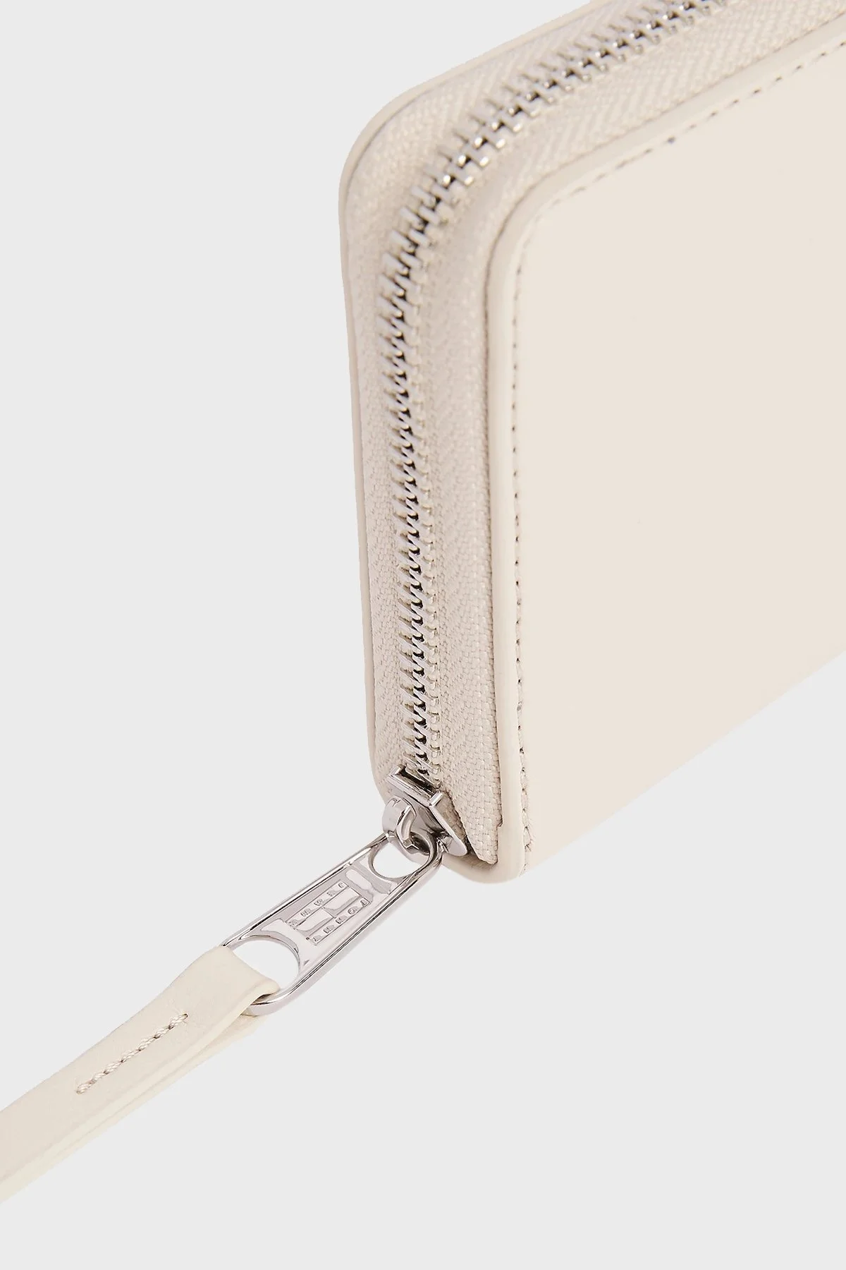 Tommy Jeans Logolu Fermuarlı Bayan Cüzdan AW0AW16980 ACG BEJ - 3