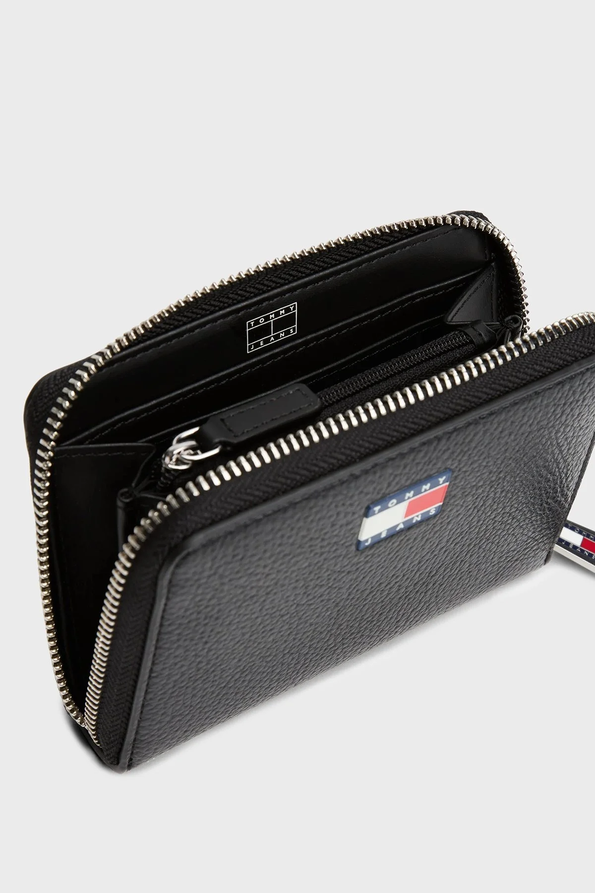 Tommy Jeans Logolu Fermuarlı Bayan Cüzdan AW0AW17584 BDS SİYAH - 3