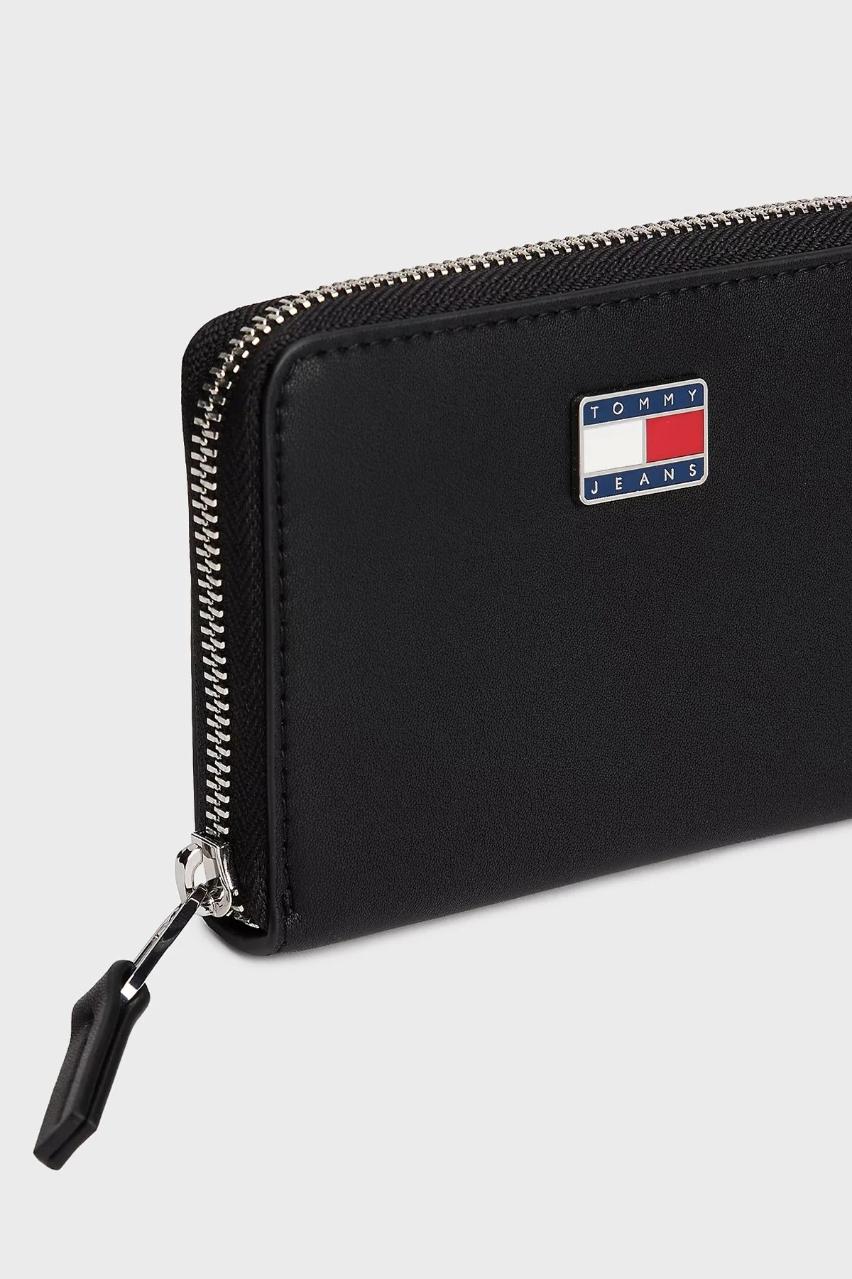 Tommy Jeans Logolu Fermuarlı Bayan Cüzdan AW0AW18031 BDS SİYAH - 3