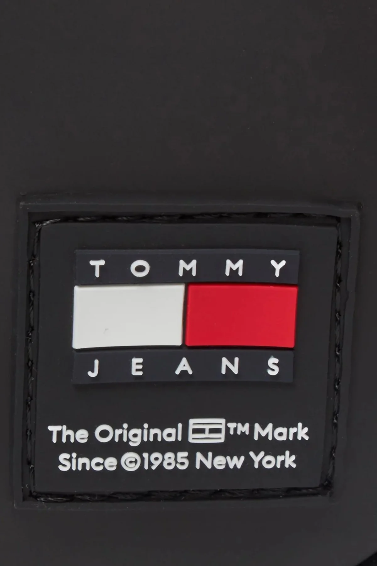 Tommy Jeans Logolu Fermuarlı Erkek Cüzdan AM0AM12077 BDS SİYAH - 2