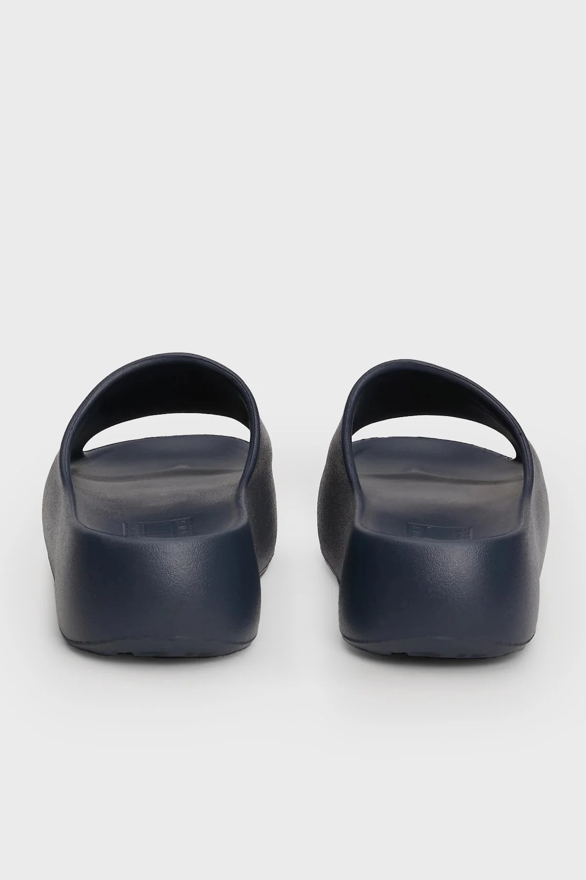 Tommy Jeans Logolu Kalın Tabanlı Bayan Terlik EN0EN02454 C1G LACİVERT - 11