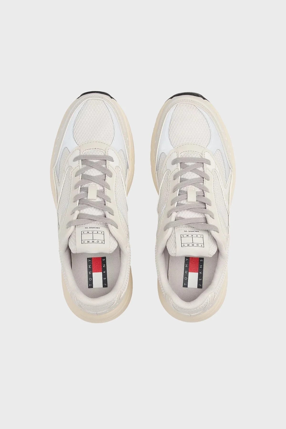 Tommy Jeans Logolu Kalın Tabanlı Sneaker Erkek Ayakkabı EM0EM01569 P06 BEYAZ-GRİ - 4