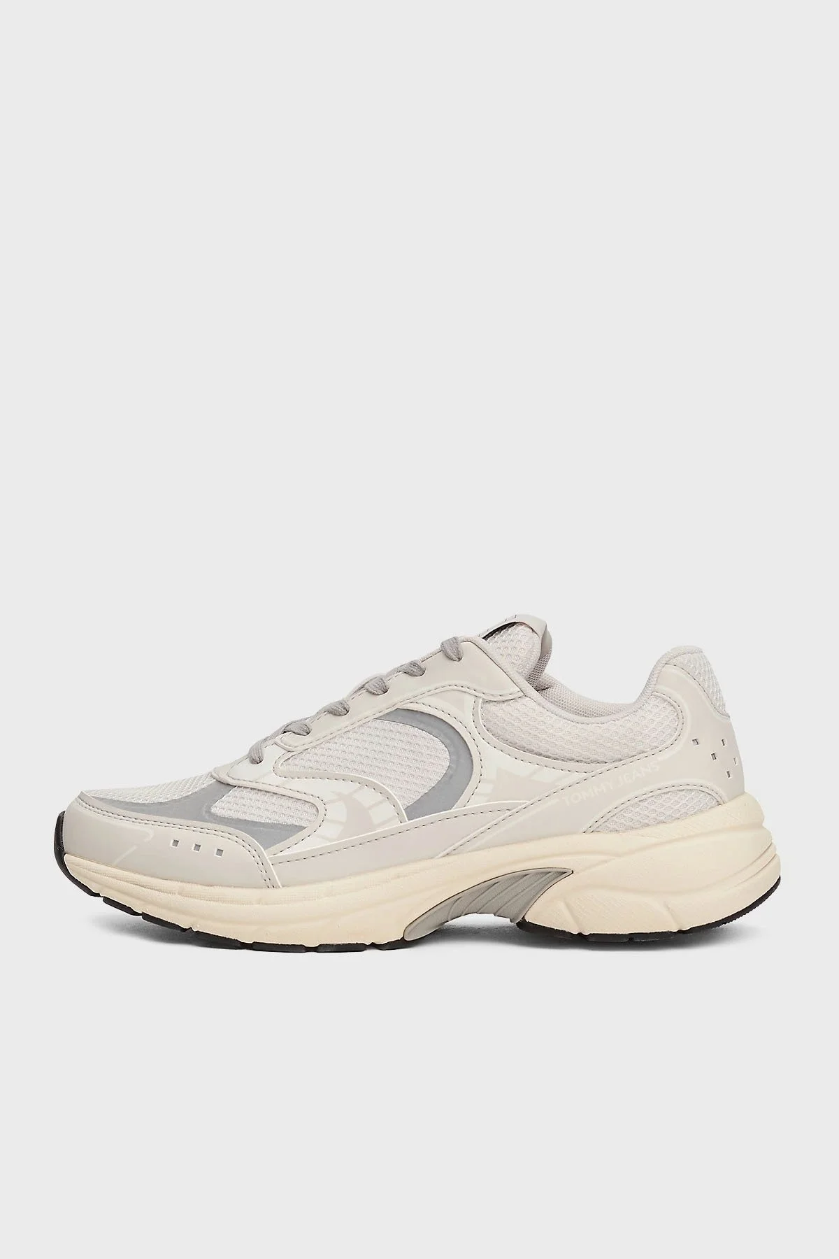 Tommy Jeans Logolu Kalın Tabanlı Sneaker Erkek Ayakkabı EM0EM01569 P06 BEYAZ-GRİ - 6