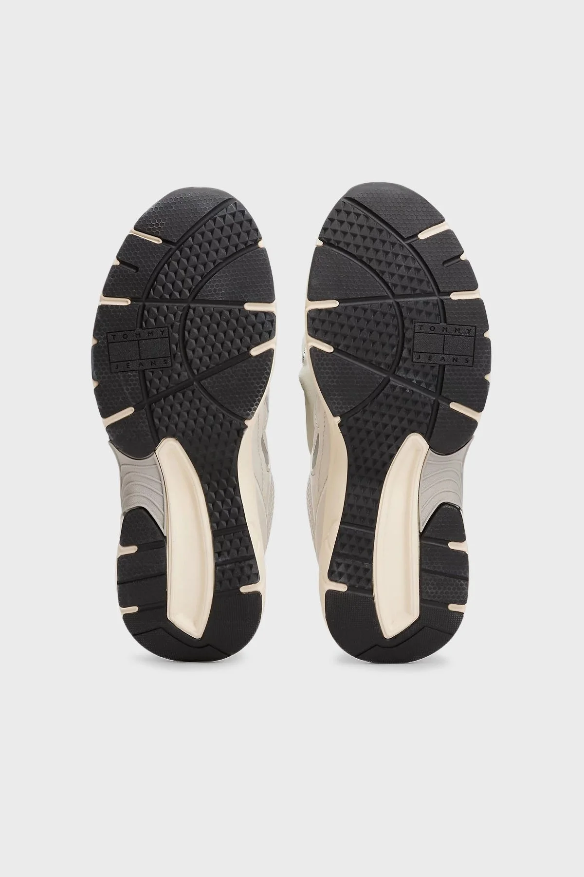 Tommy Jeans Logolu Kalın Tabanlı Sneaker Erkek Ayakkabı EM0EM01569 P06 BEYAZ-GRİ - 7