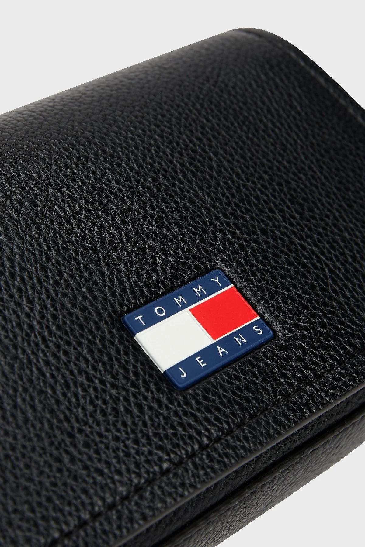 Tommy Jeans Logolu Kapaklı Çapraz Askılı Bayan Çanta AW0AW17553 BDS SİYAH - 4