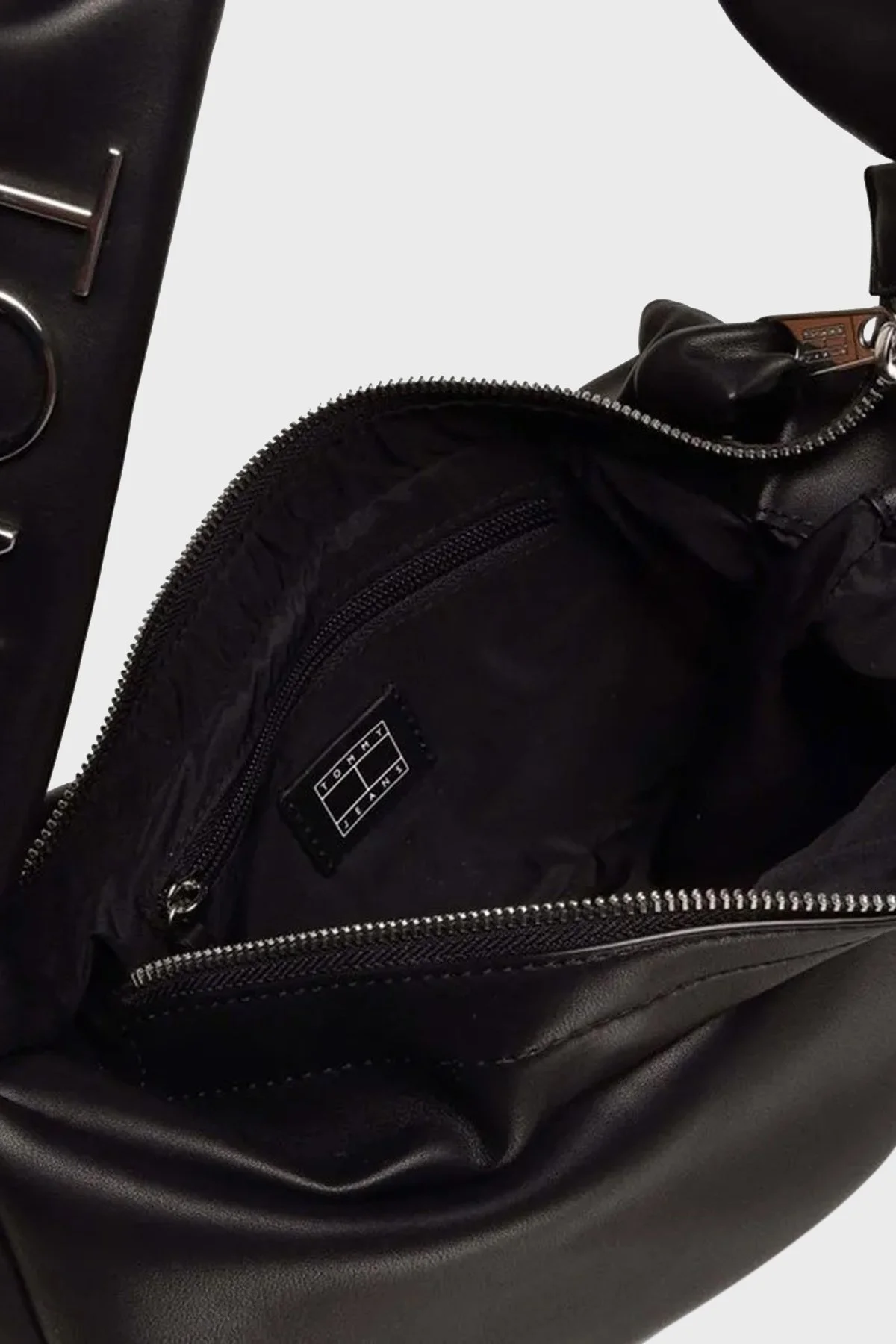 Tommy Jeans Logolu Omuz Askılı Bayan Çanta AW0AW16259 BDS SİYAH - 4