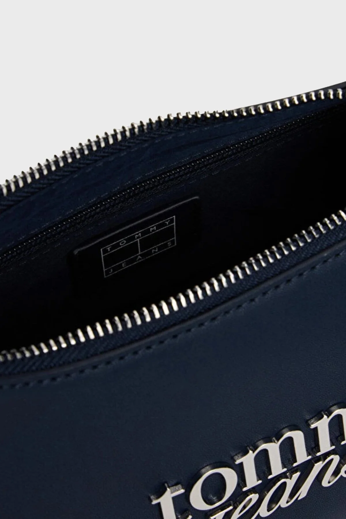 Tommy Jeans Logolu Omuz Askılı Bayan Çanta AW0AW17895 C1G LACİVERT - 4