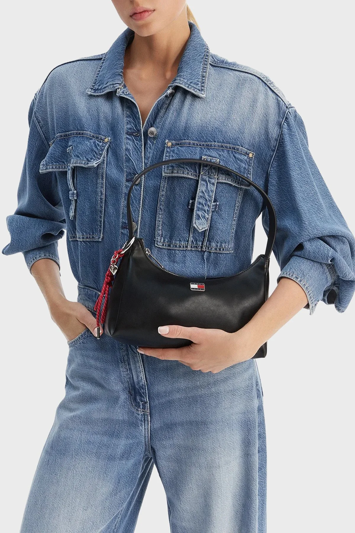 Tommy Jeans Logolu Omuz Askılı Kadın Çanta AW0AW18458 BDS SİYAH - 2