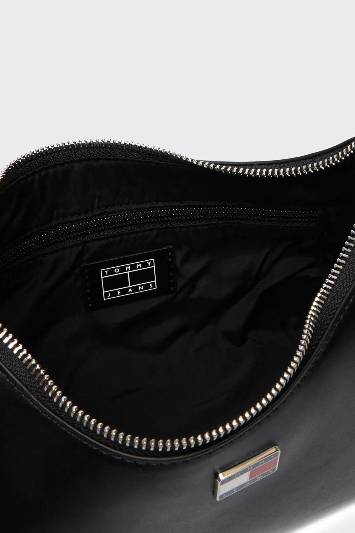 Tommy Jeans Logolu Omuz Askılı Kadın Çanta AW0AW18458 BDS SİYAH - 5