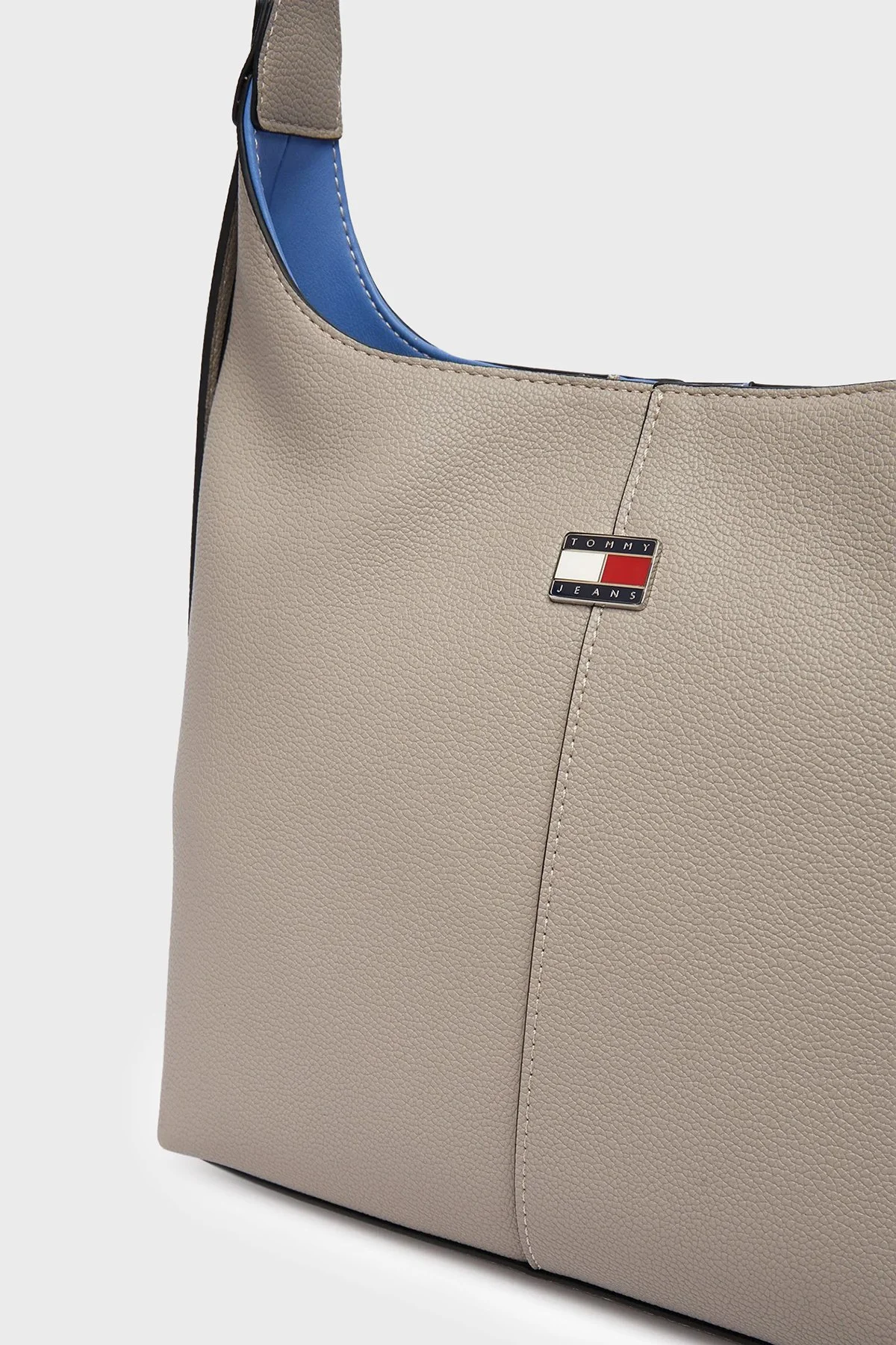 Tommy Jeans Logolu Omuz Askılı Kadın Çanta AW0AW19062 PKE Gri - 5