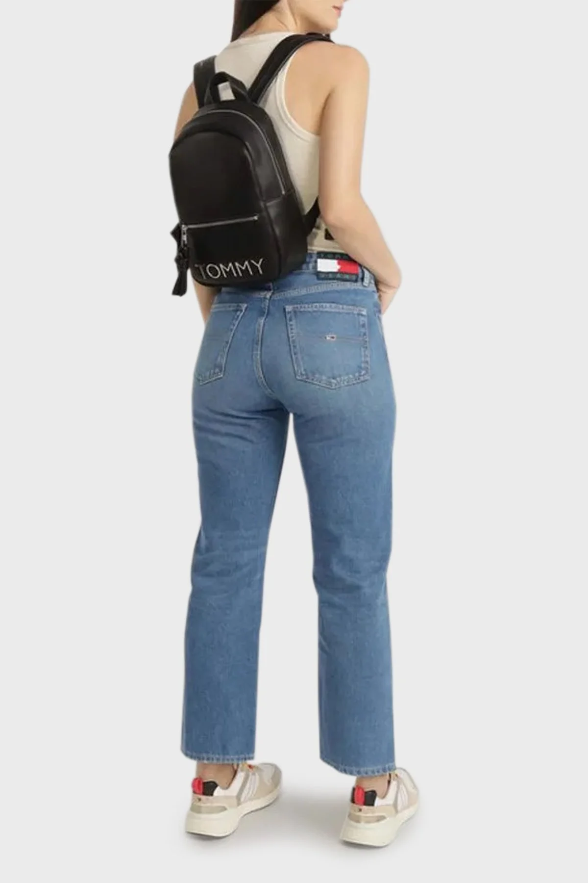 Tommy Jeans Logolu Ön Cepli Bayan Sırt Çantası AW0AW16261 BDS SİYAH - 2