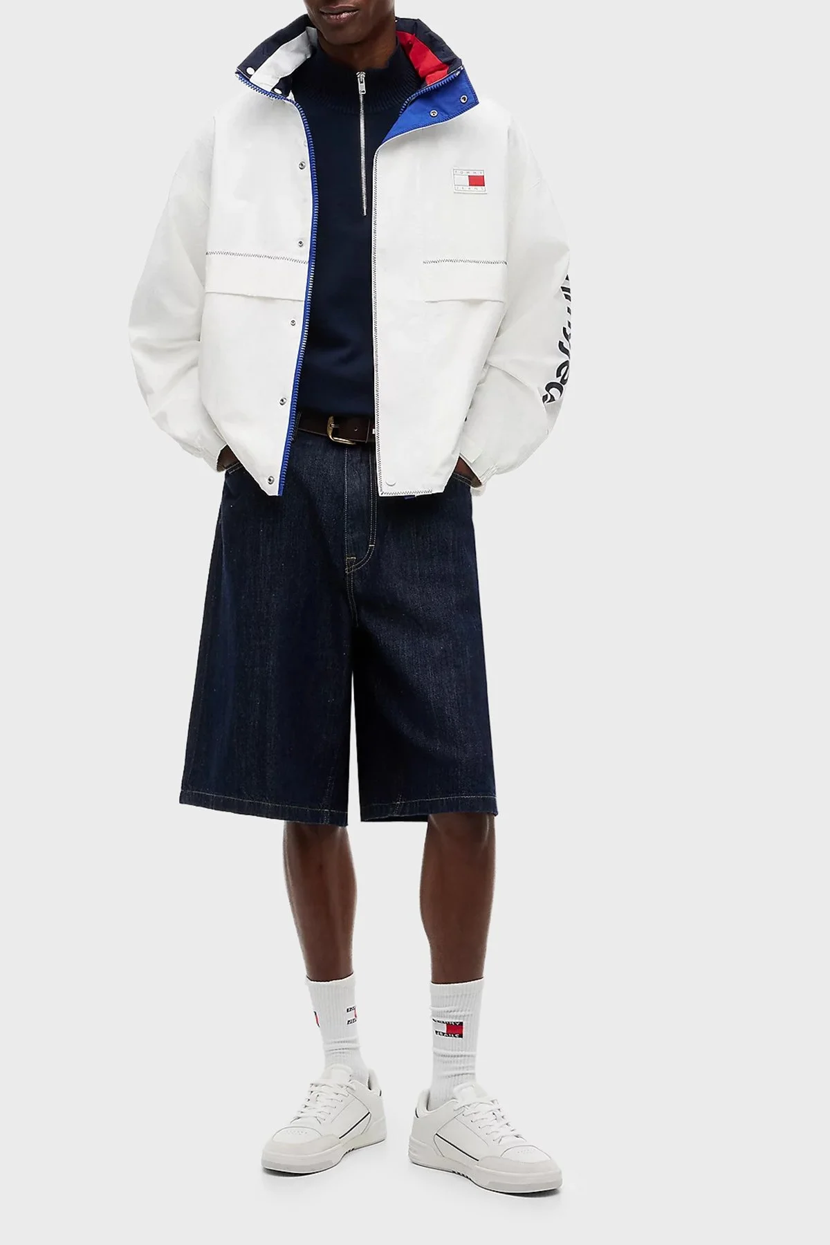 Tommy Jeans Logolu Oversize Su İtici Saklanabilir Kapüşonlu Erkek Mont DM0DM23225 YBL Beyaz - 2