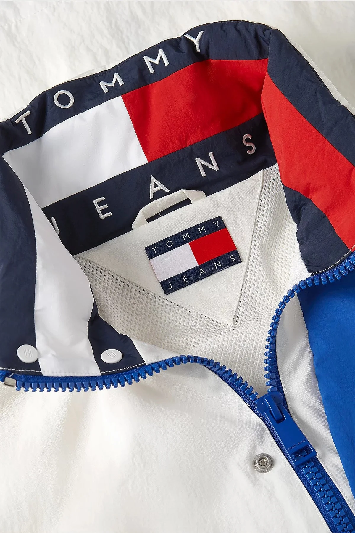 Tommy Jeans Logolu Oversize Su İtici Saklanabilir Kapüşonlu Erkek Mont DM0DM23225 YBL Beyaz - 8