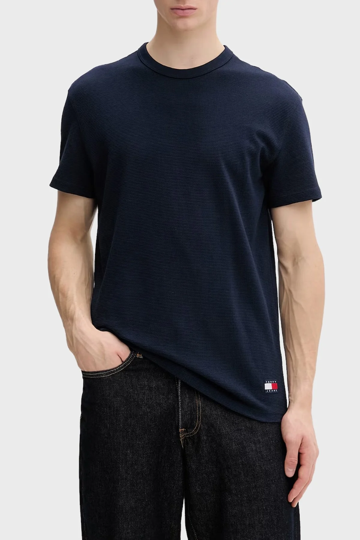 Tommy Jeans Logolu Pamuk Karışımlı Bisiklet Yaka Erkek T Shirt DM0DM22529 C1G LACİVERT - 1