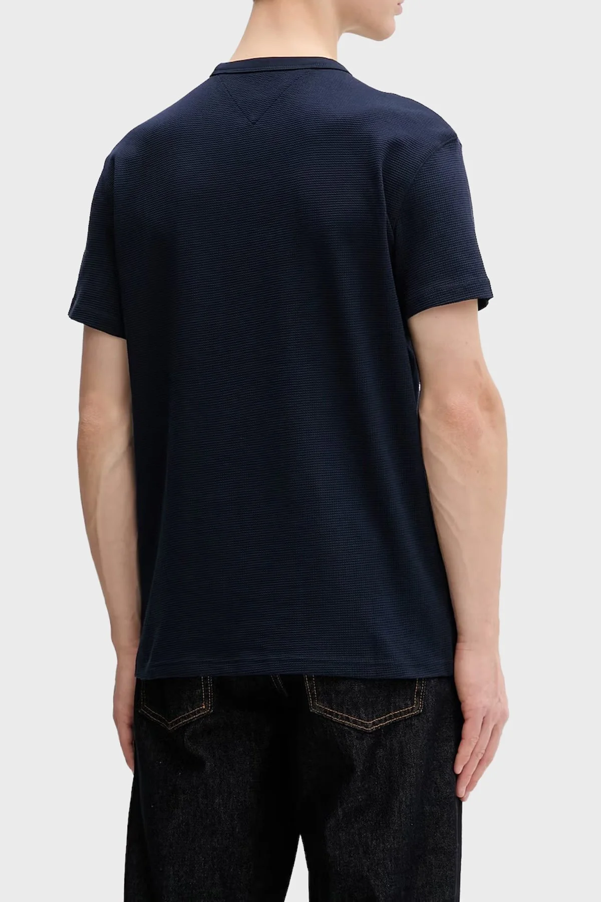 Tommy Jeans Logolu Pamuk Karışımlı Bisiklet Yaka Erkek T Shirt DM0DM22529 C1G LACİVERT - 3