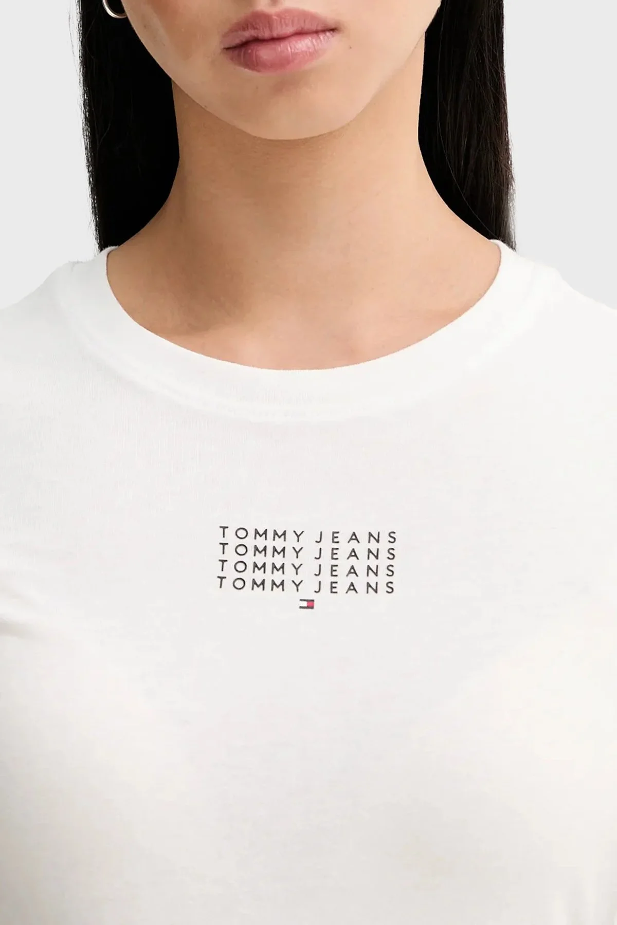 Tommy Jeans Logolu Pamuklu Bisiklet Yaka Kadın T Shirt DW0DW21841 YBL BEYAZ - 4