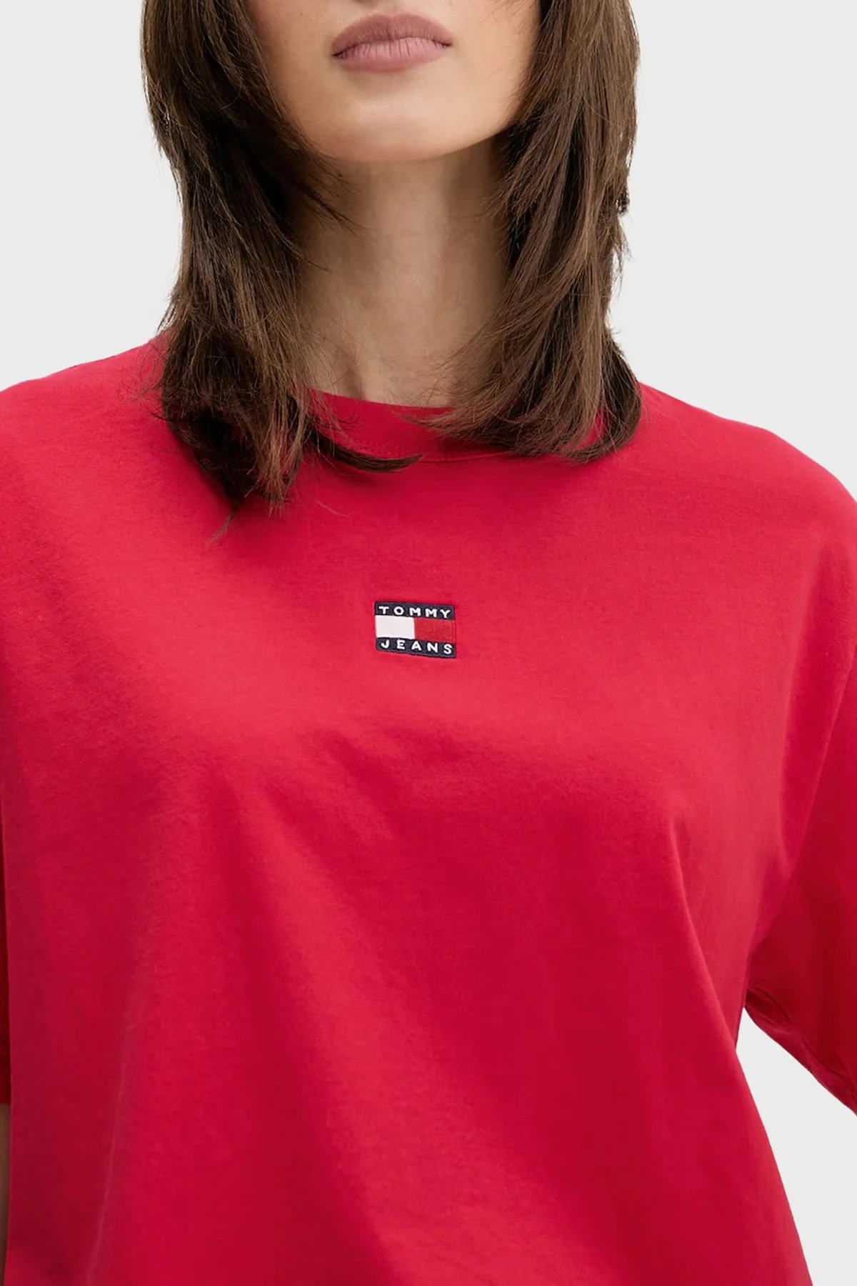 Tommy Jeans Logolu Pamuklu Boxy Fit Bisiklet Yaka Kadın T Shirt DW0DW22202 XK3 KIRMIZI - 4