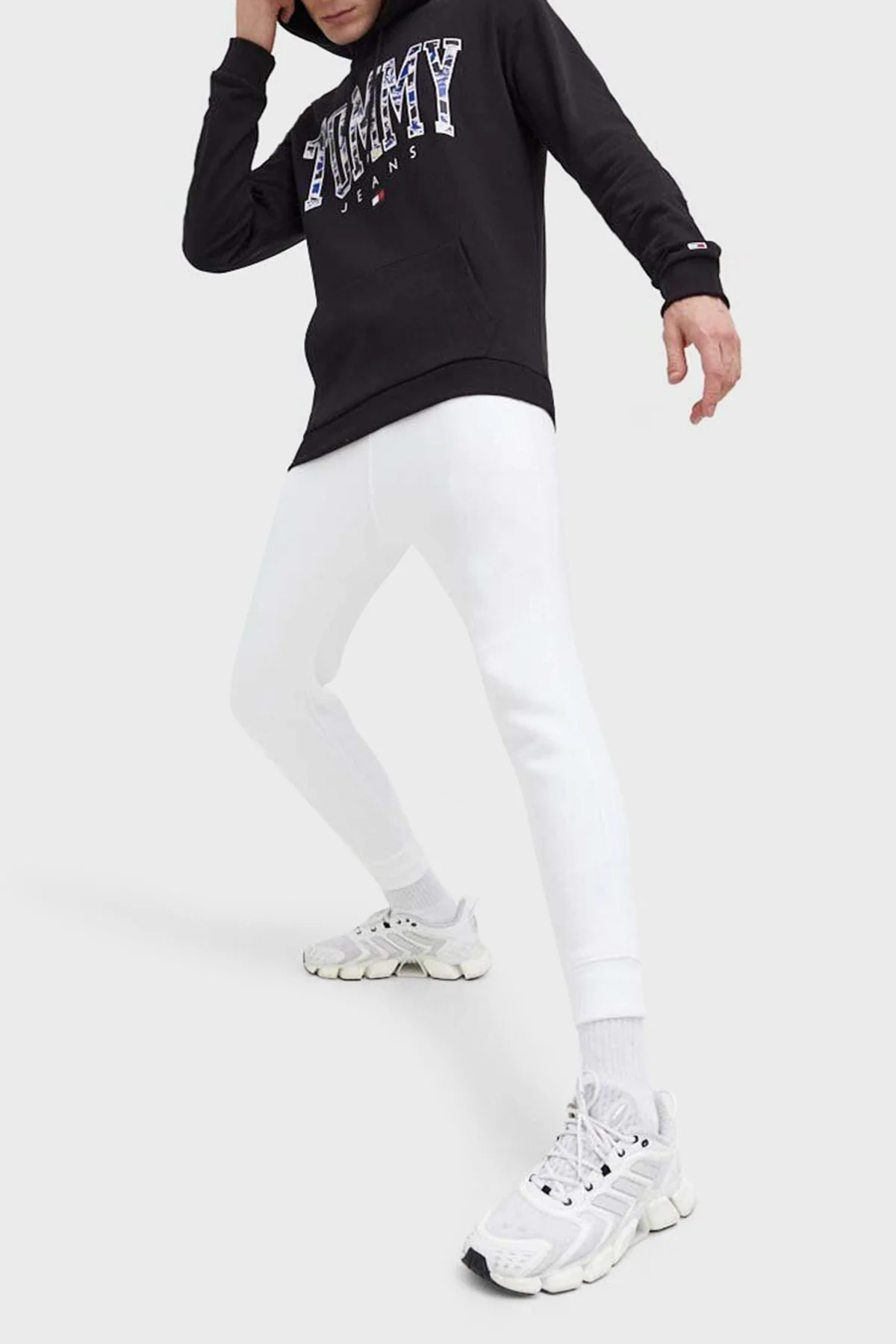 Tommy Jeans Logolu Pamuklu Kapüşonlu Kanguru Cepli Regular Fit Erkek Sweat DM0DM17810 BDS SİYAH - 4