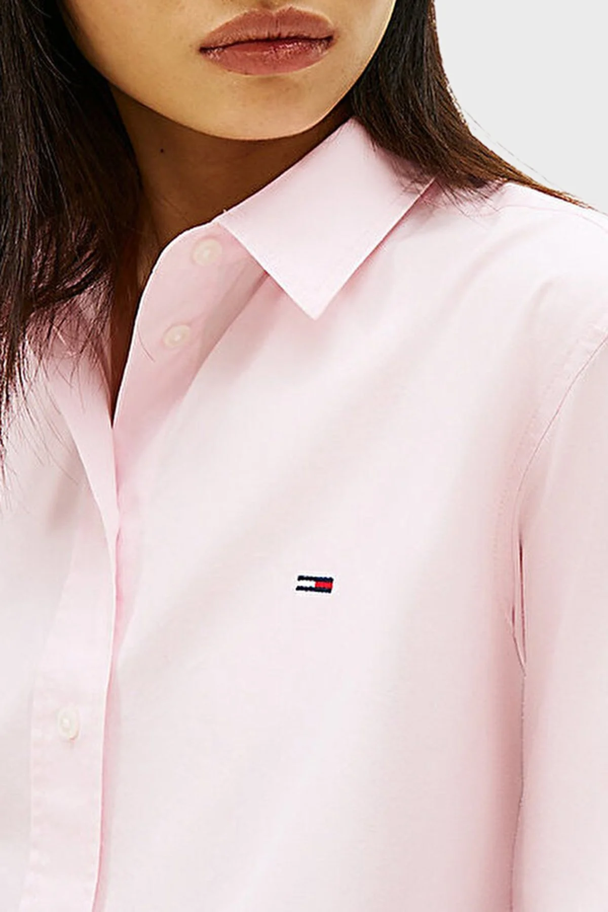 Tommy Jeans Logolu Pamuklu Klasik Yaka Uzun Kollu Kadın Gömlek DW0DW22078 TOG PEMBE - 4