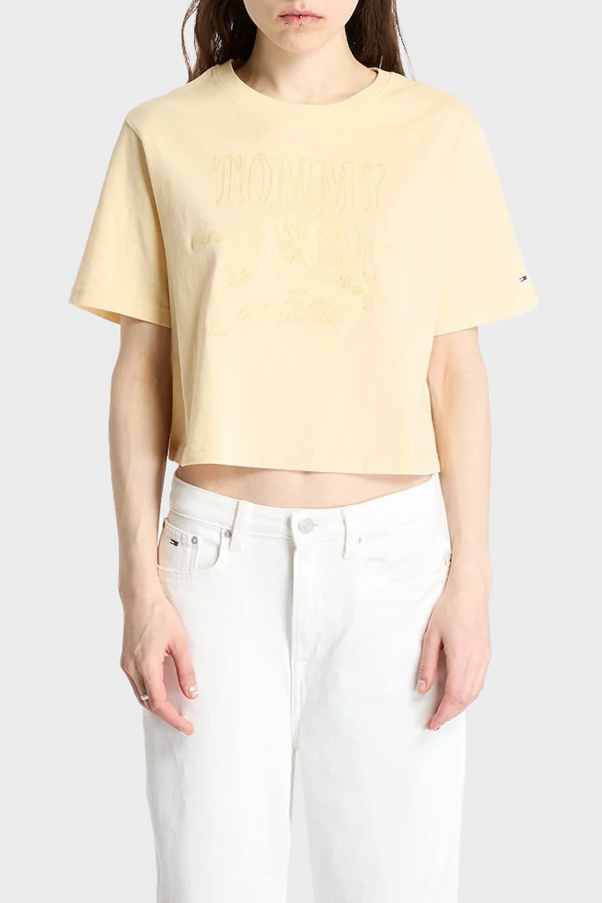 Tommy Jeans Logolu Pamuklu Oversize Fit Bisiklet Yaka Crop Bayan T Shirt DW0DW20326 ZGA SARI - 4