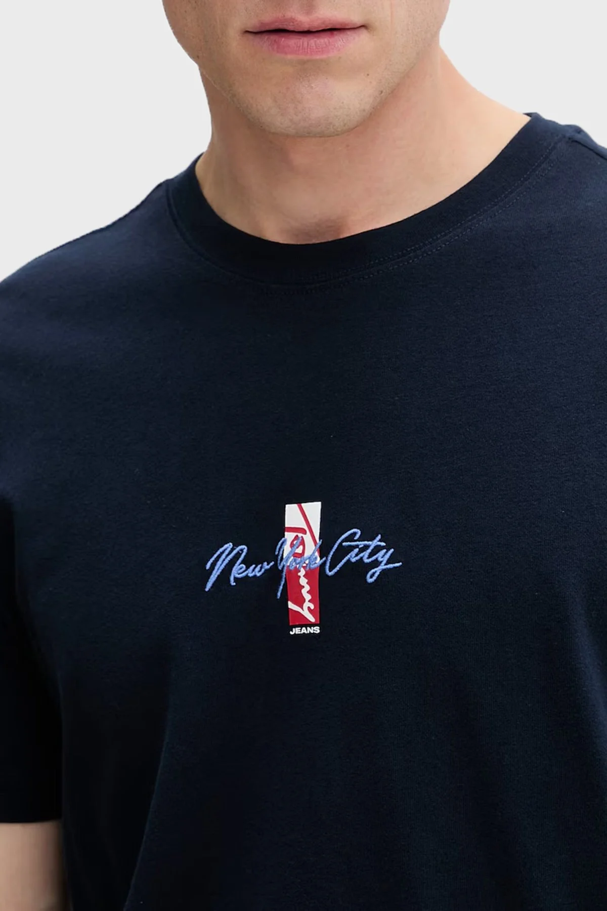 Tommy Jeans Logolu Pamuklu Regular Fit Bisiklet Yaka Erkek T Shirt DM0DM22532 C1G LACİVERT - 4