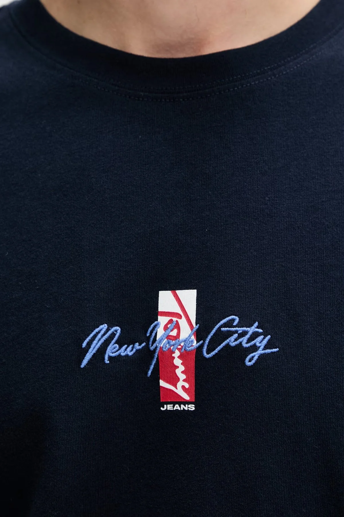 Tommy Jeans Logolu Pamuklu Regular Fit Bisiklet Yaka Erkek T Shirt DM0DM22532 C1G LACİVERT - 5