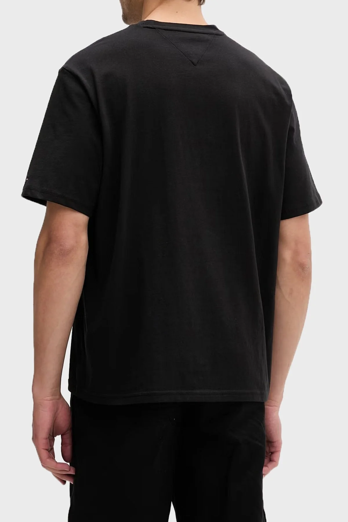Tommy Jeans Logolu Pamuklu Regular Fit Bisiklet Yaka Erkek T Shirt DM0DM22546 BDS SİYAH - 3