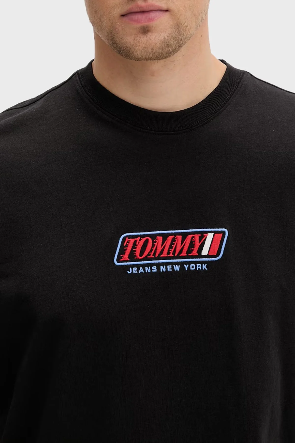 Tommy Jeans Logolu Pamuklu Regular Fit Bisiklet Yaka Erkek T Shirt DM0DM22546 BDS SİYAH - 4