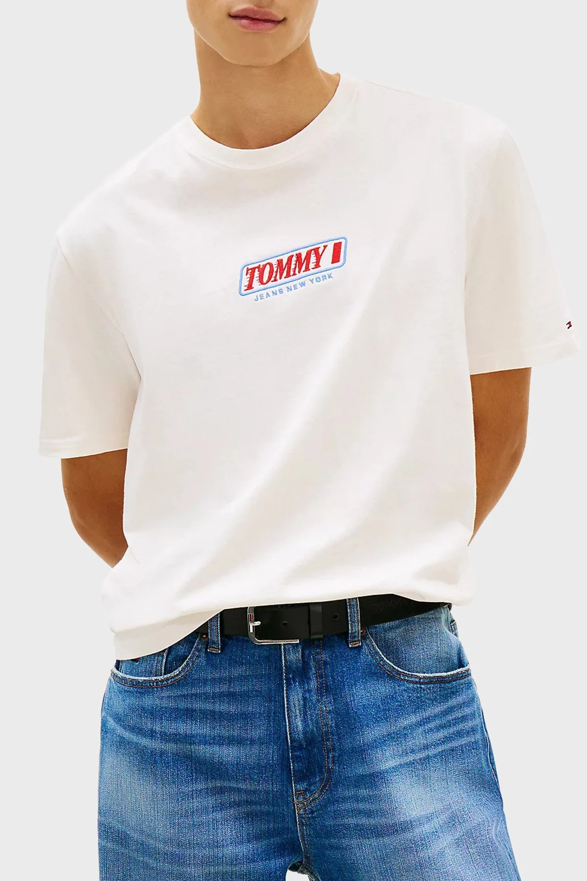 Tommy Jeans Logolu Pamuklu Regular Fit Bisiklet Yaka Erkek T Shirt DM0DM22546 YBH BEYAZ - 1