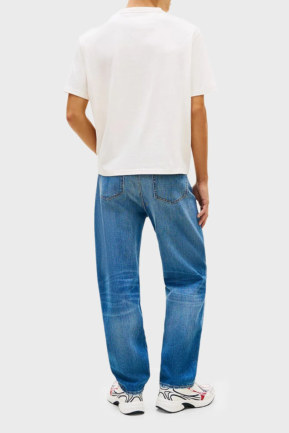 Tommy Jeans Logolu Pamuklu Regular Fit Bisiklet Yaka Erkek T Shirt DM0DM22546 YBH BEYAZ - 3