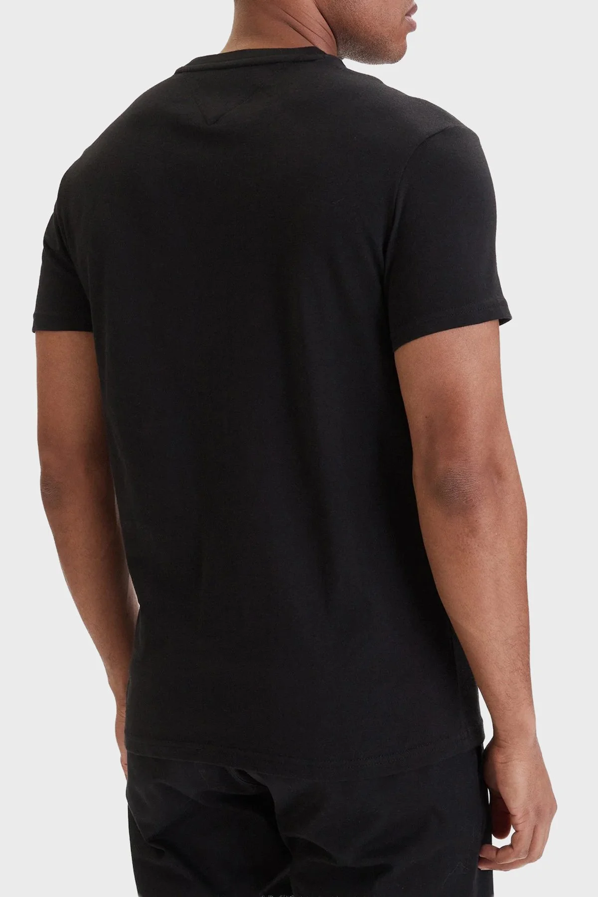 Tommy Jeans Logolu Pamuklu Regular Fit Bisiklet Yaka Erkek T Shirt DM0DM22548 BDS SİYAH - 2