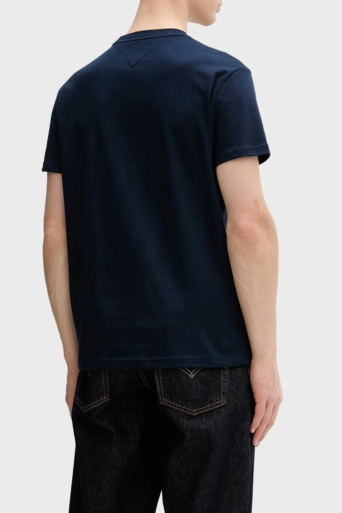 Tommy Jeans Logolu Pamuklu Regular Fit Bisiklet Yaka Erkek T Shirt DM0DM22548 C1G LACİVERT - 3