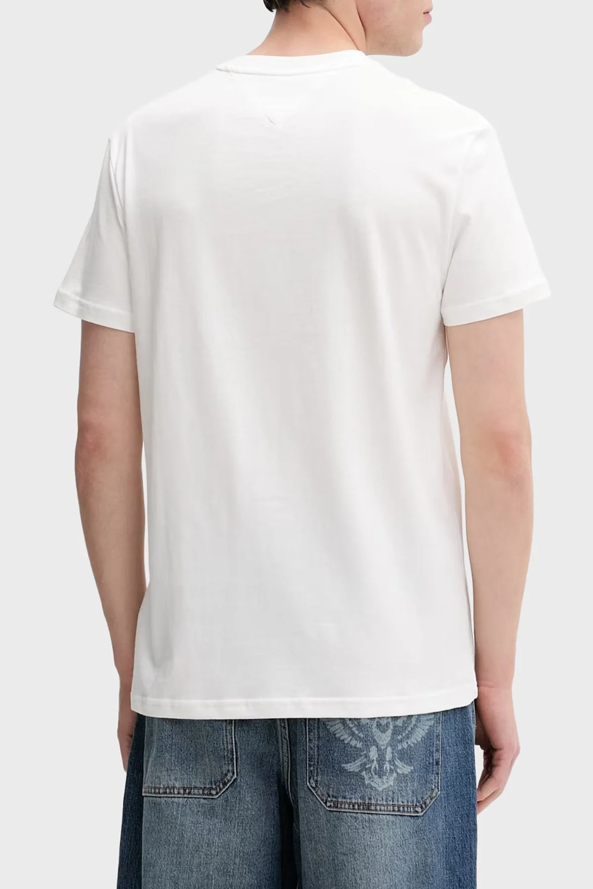 Tommy Jeans Logolu Pamuklu Regular Fit Bisiklet Yaka Erkek T Shirt DM0DM22548 YBL BEYAZ - 3